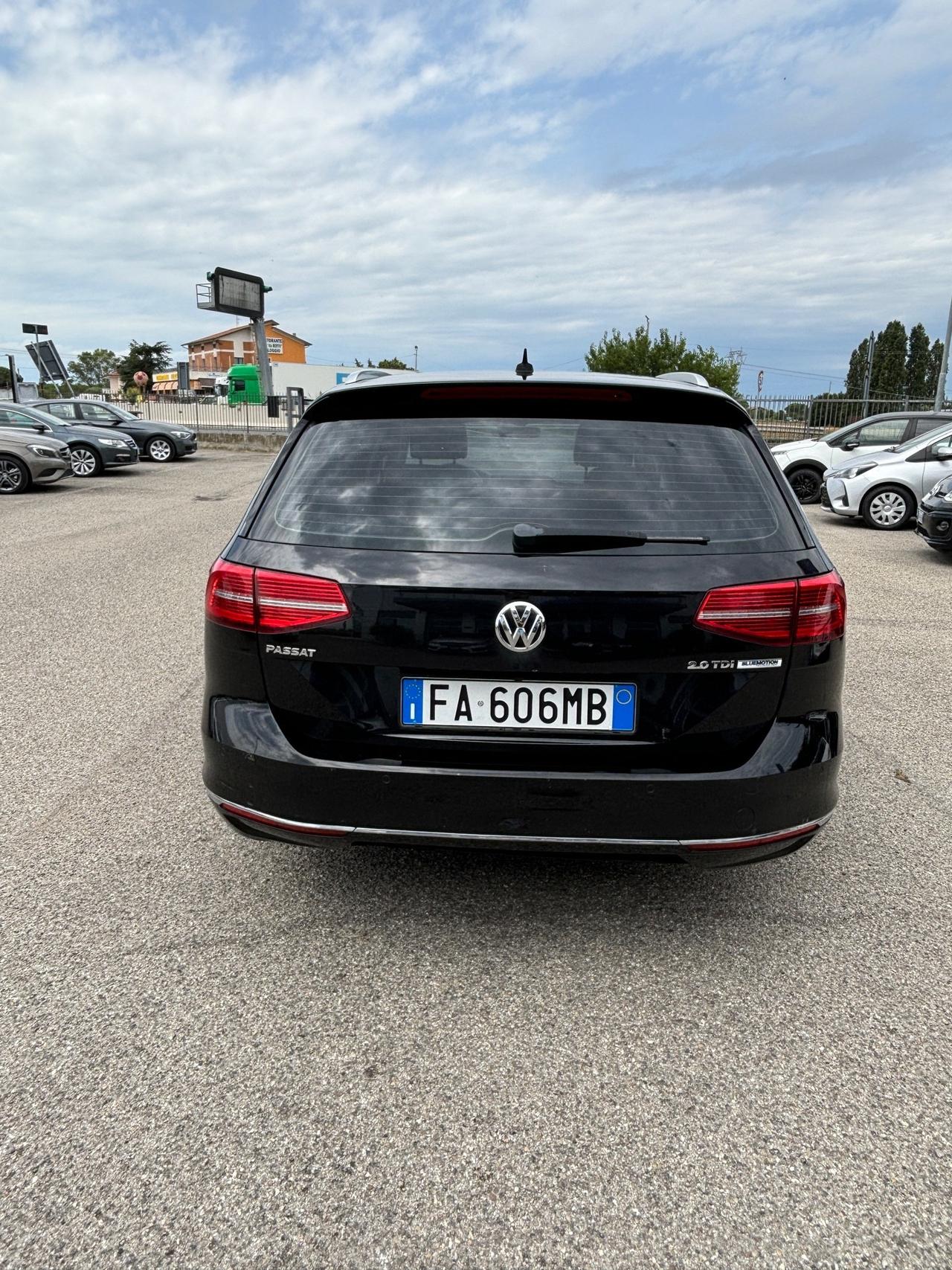 Volkswagen Passat Variant 2.0 TDI Highline BlueMotion Technology - 2015