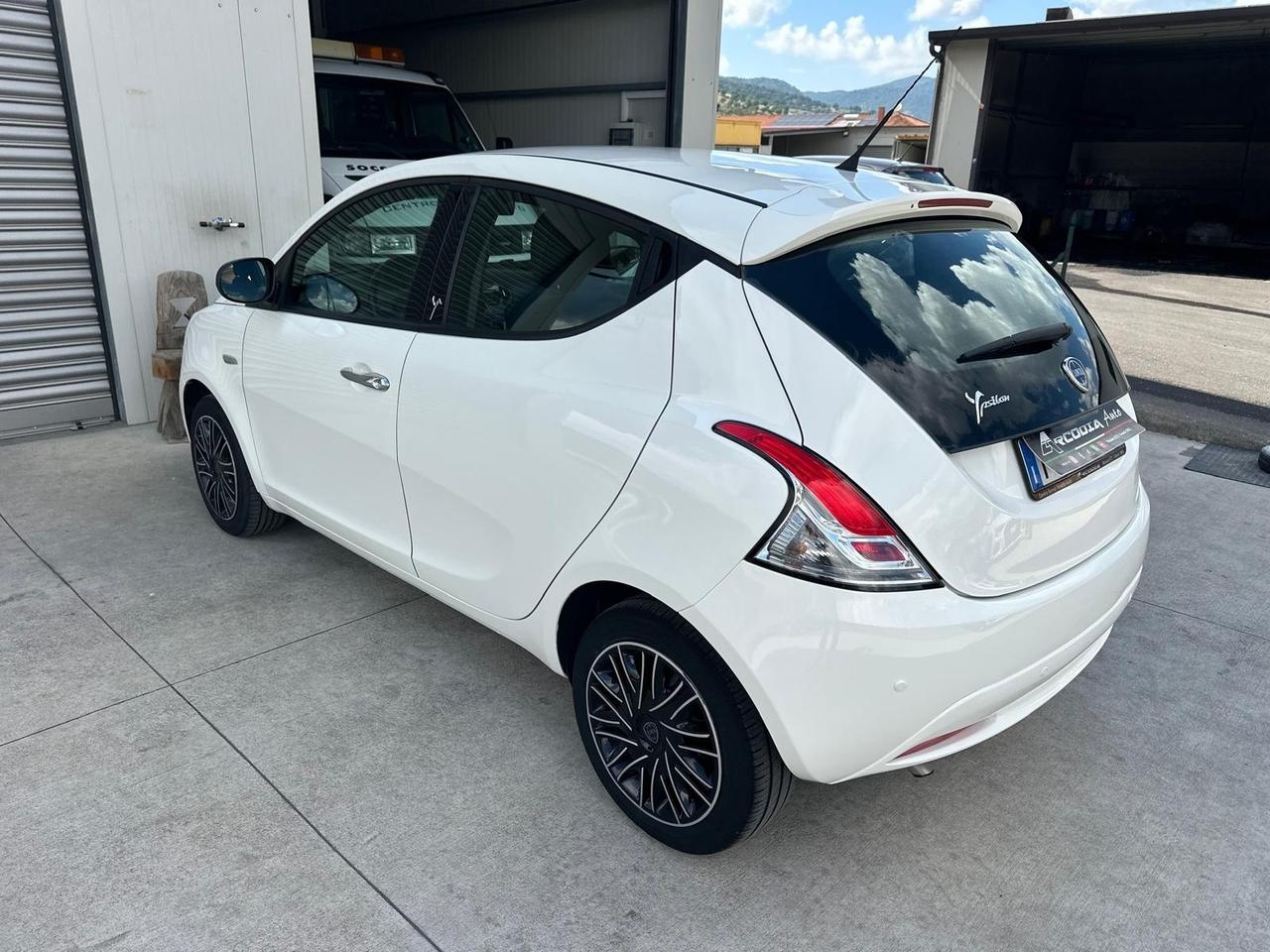 Lancia Ypsilon 1.2 69 CV 5 porte Platinum
