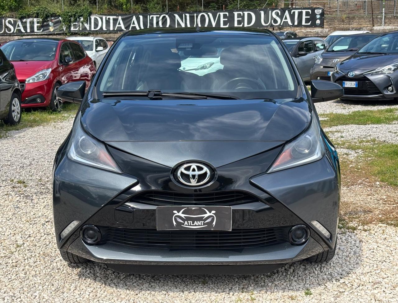 Toyota Aygo 1.0 VVT-i 69 CV 5 porte x-black TSS