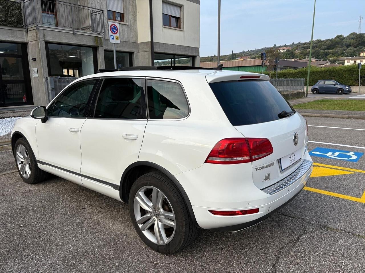 Volkswagen Touareg EXECUTIVE 3.0 V6 245cv
