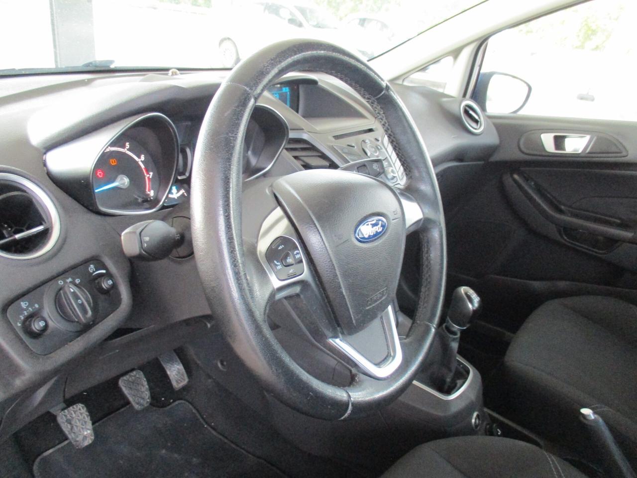 FORD FIESTA 1.4 TITANIUM