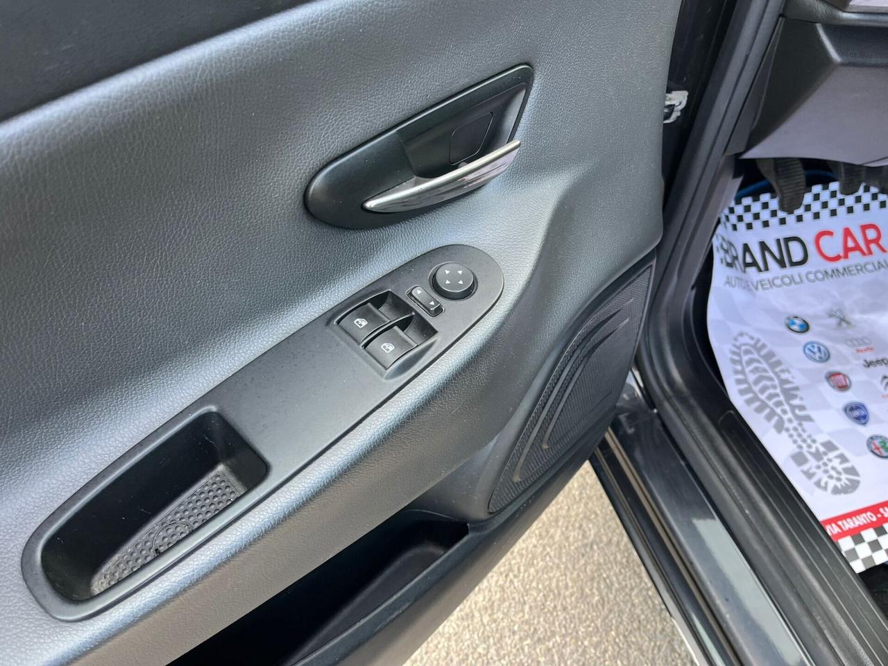 Lancia Ypsilon 1.2 5 porte Platinum Unipro 2014