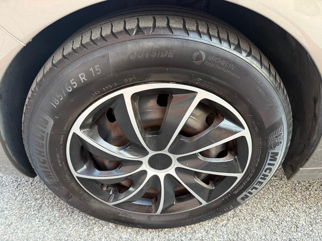 Peugeot 208 1.2 VTi 82 CV 5 porte Active