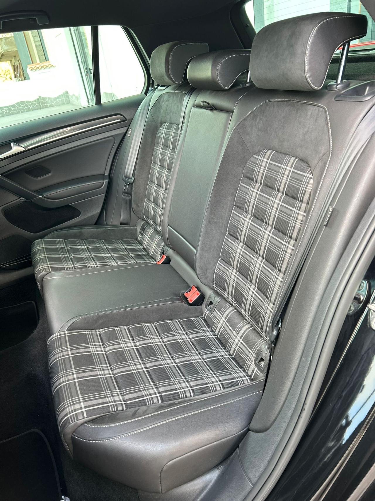 Volkswagen Golf GTD 2.0 TDI DSG 5P BlueMotion Technology