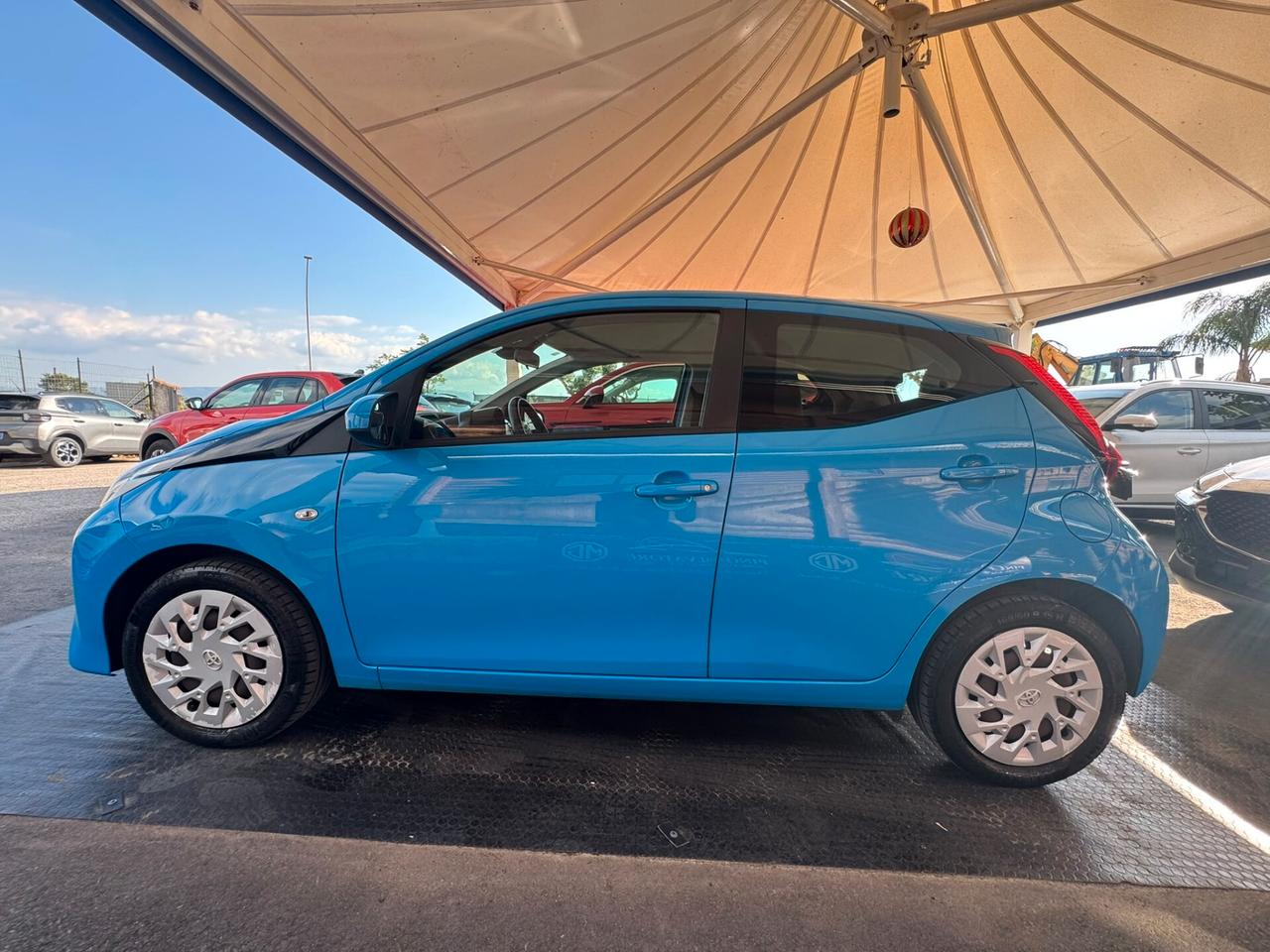 Toyota Aygo Connect 1.0 VVT-i 72 CV 5 porte x-play