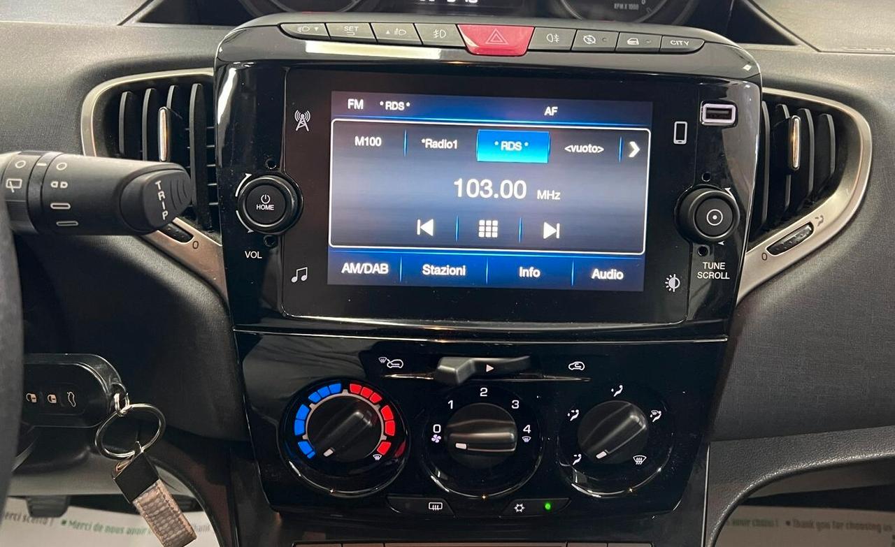 Lancia Ypsilon 1.0 FireFly 5 porte S&S Hybrid Ecochic Gold
