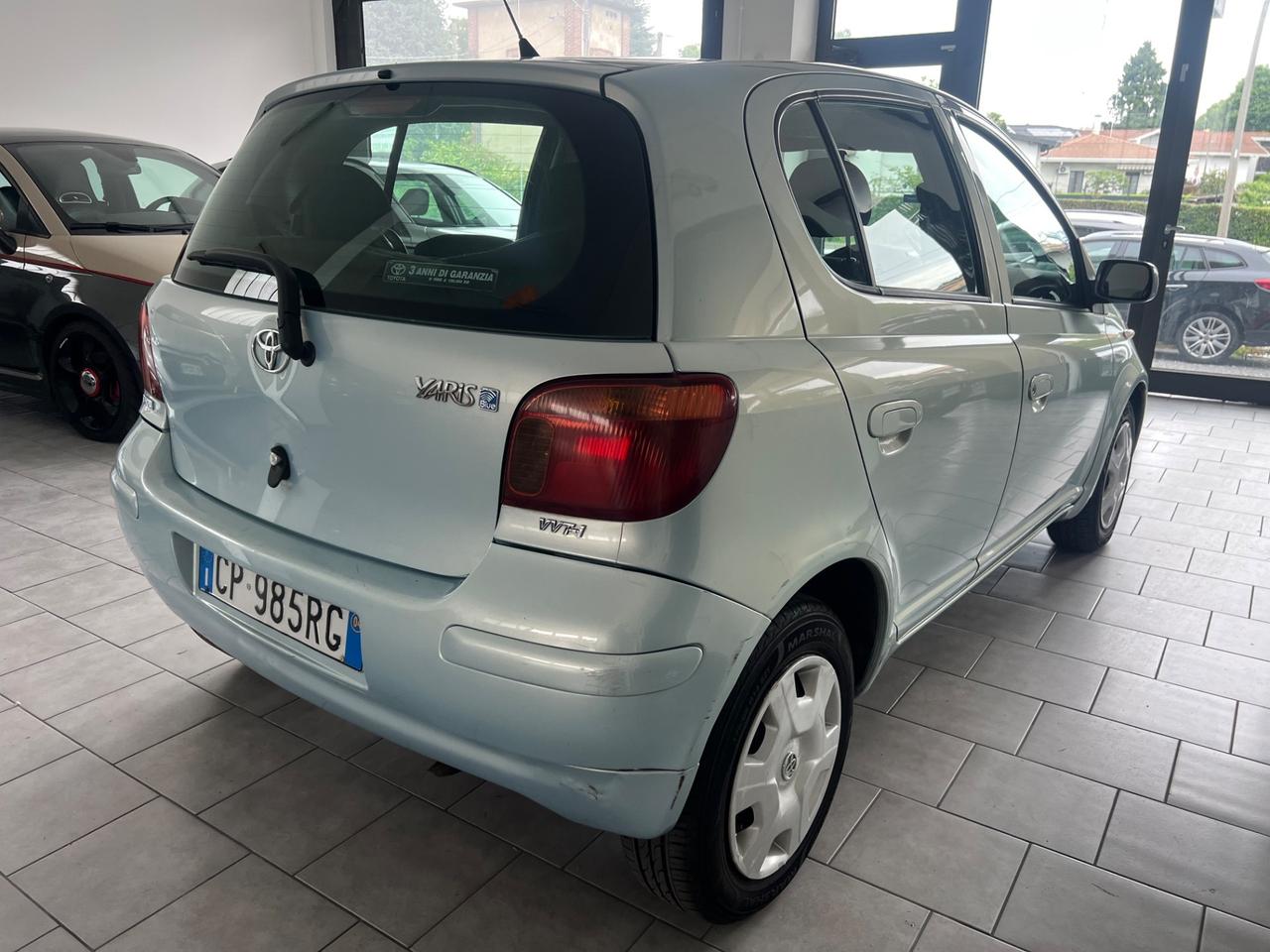 Toyota Yaris 1.0i 16V cat 5 porte Sol