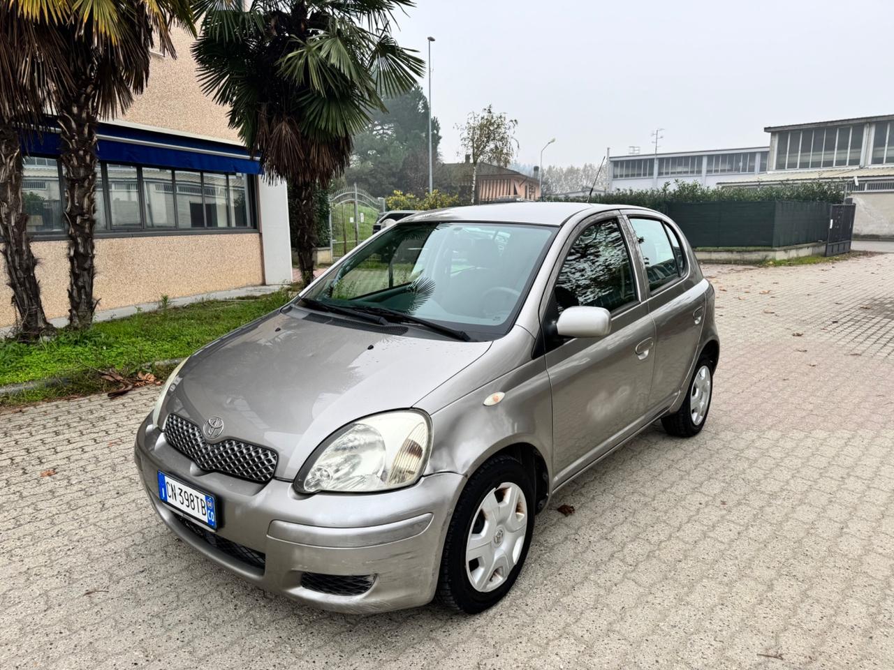 Toyota Yaris 1.0 65CV benzina 2004