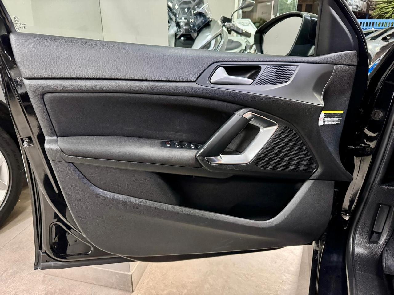 Peugeot 308 1.5 BlueHDi 130cv EAT8 Business 2021