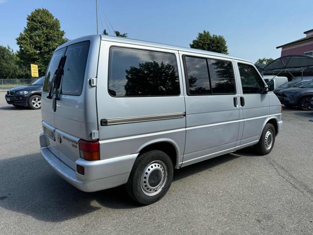 VOLKSWAGEN Transporter Transp. 2.5 TDI/102CV cat Multivan 8 POSTI