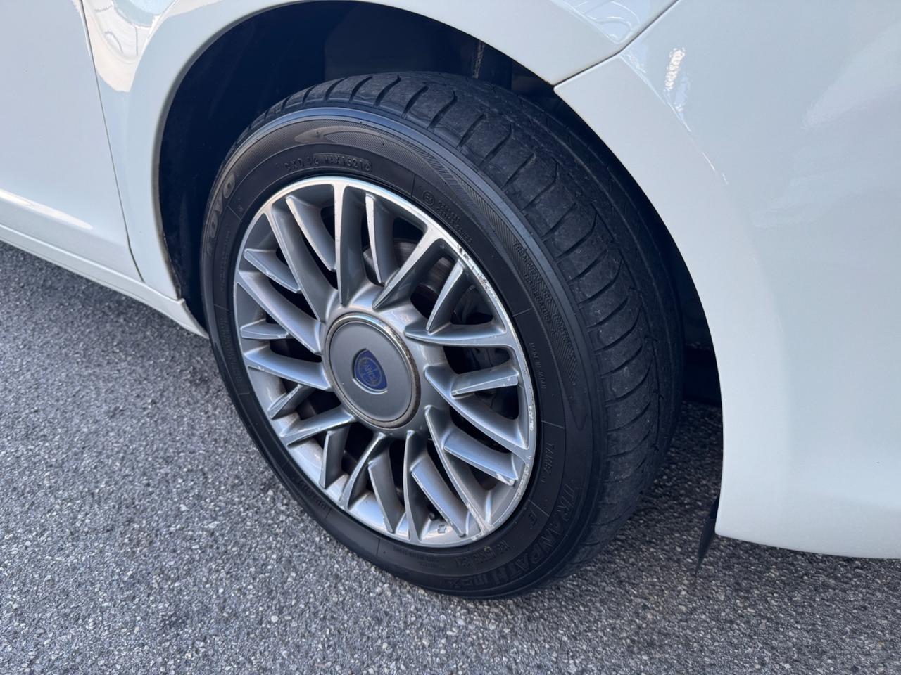 Lancia Ypsilon 1.2 69 CV Platinum 2011