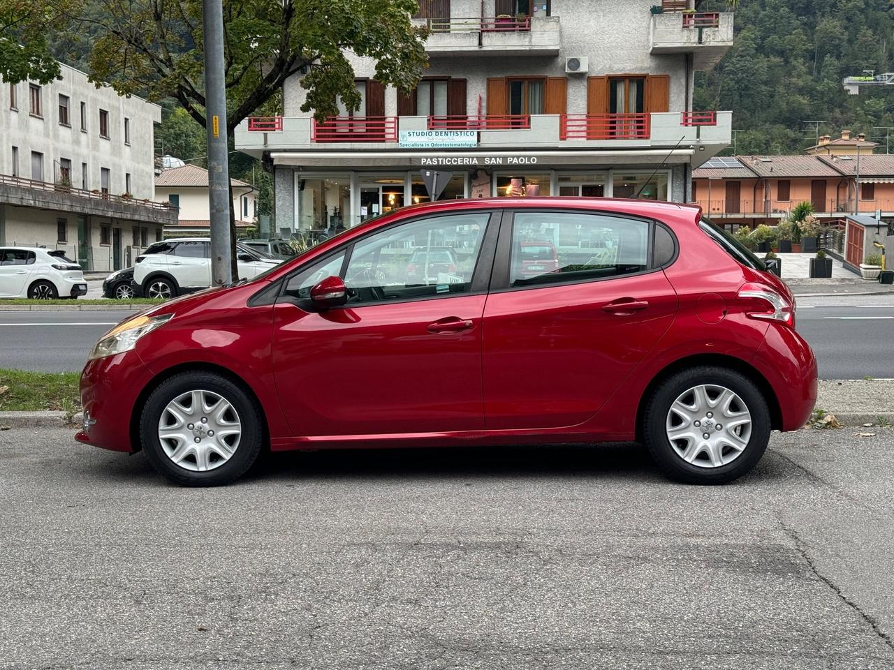 Peugeot 208 5 porte - NEOPATENTATI - PROMO FINO A FINE MESE