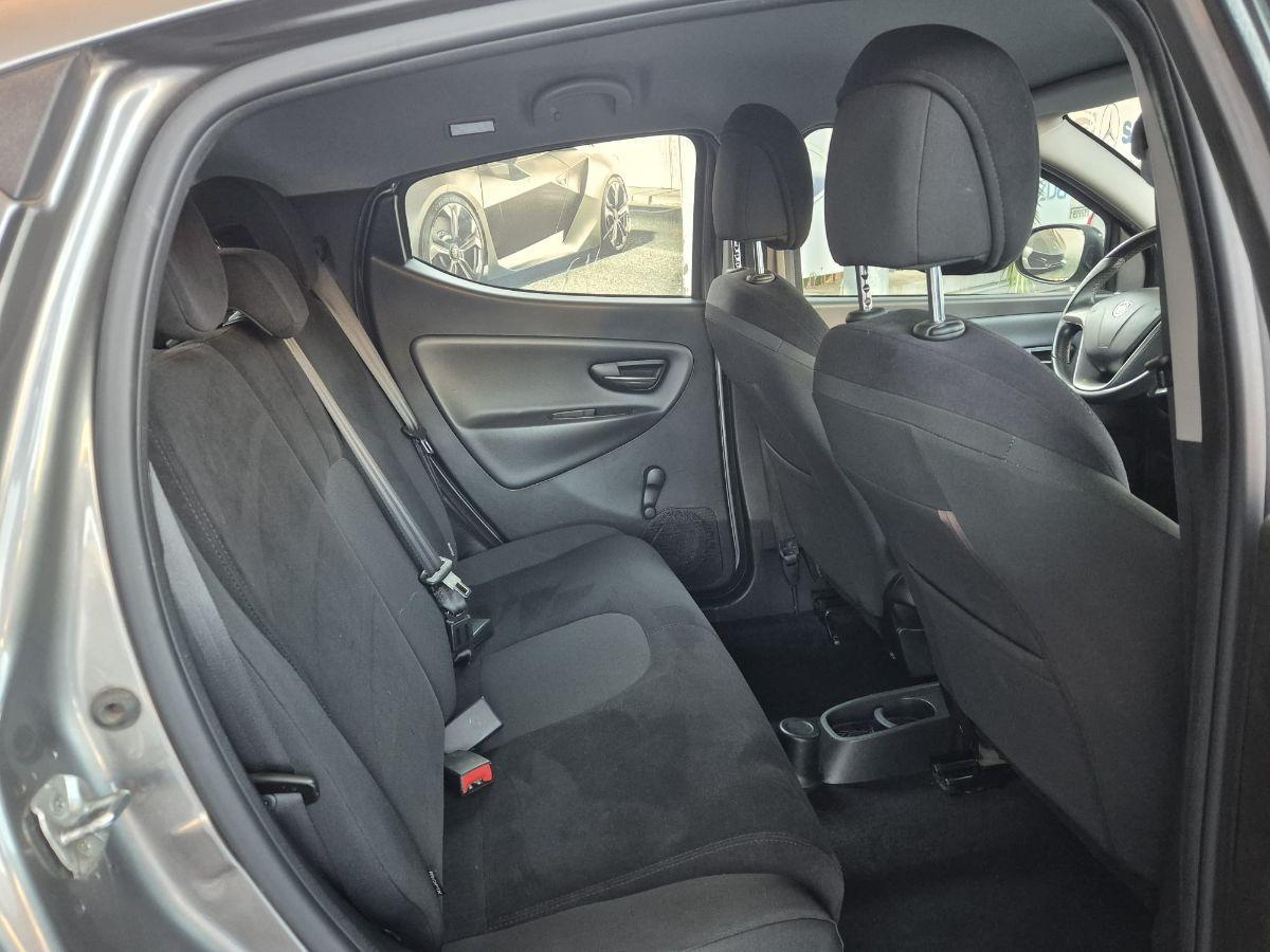 LANCIA - Ypsilon - 1.2 69 CV 5 porte GPL Ecochic Platinum