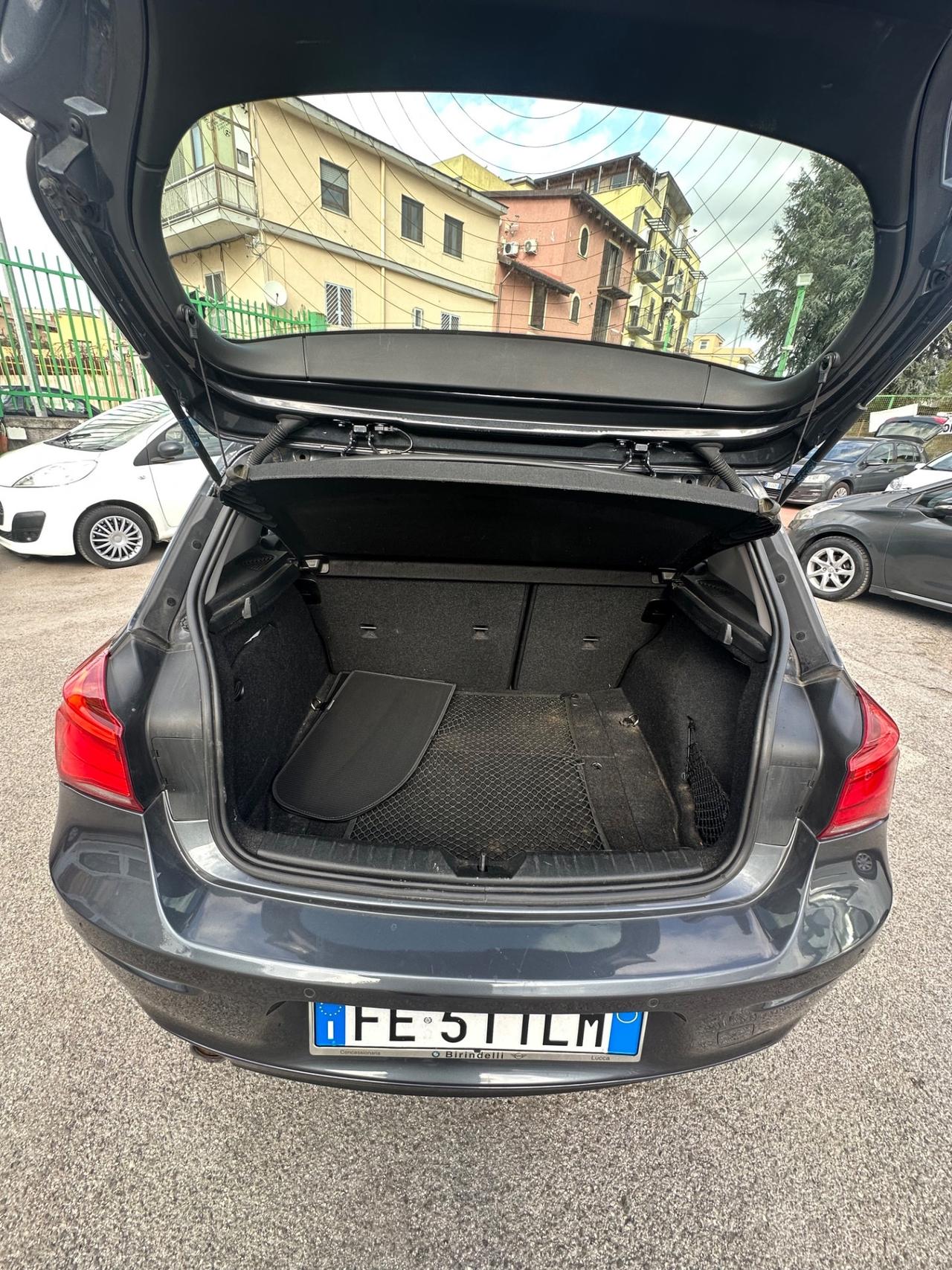 Bmw 116 116d 5p. Urban