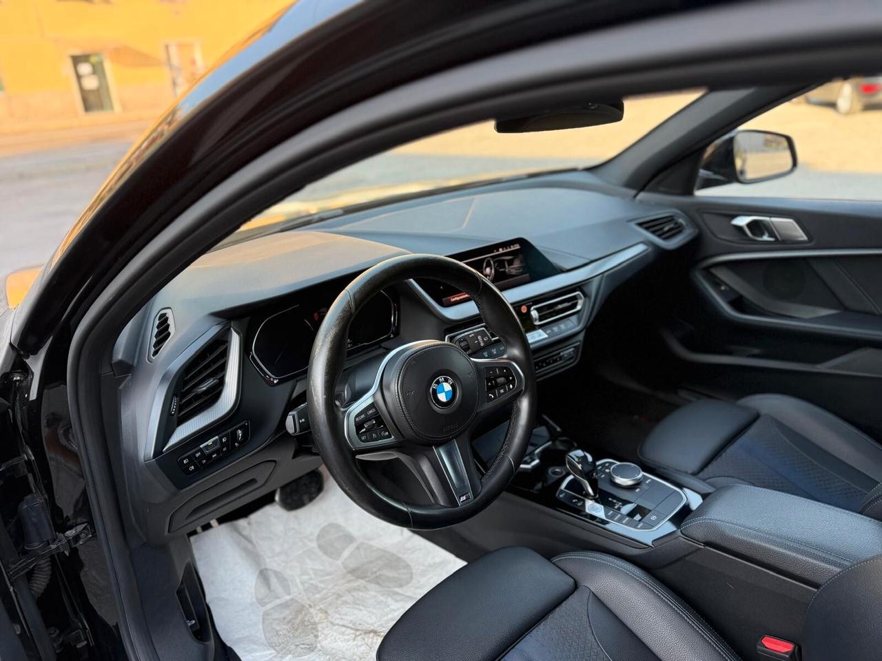 Bmw 118 118i 5p. Msport
