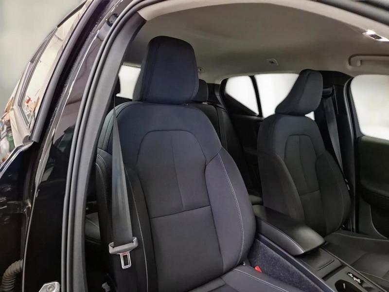VOLVO XC40 T3 automatico Momentum Pro