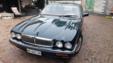 Jaguar XJ Sovereign 4.0 cat