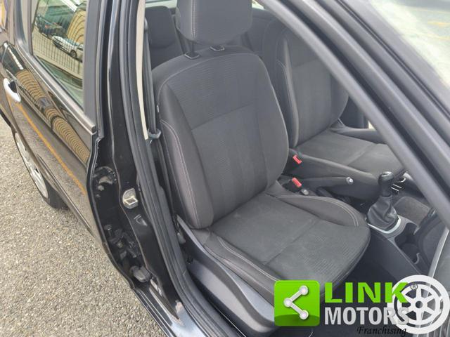 RENAULT Clio 1.2 16V 5 porte Luxe