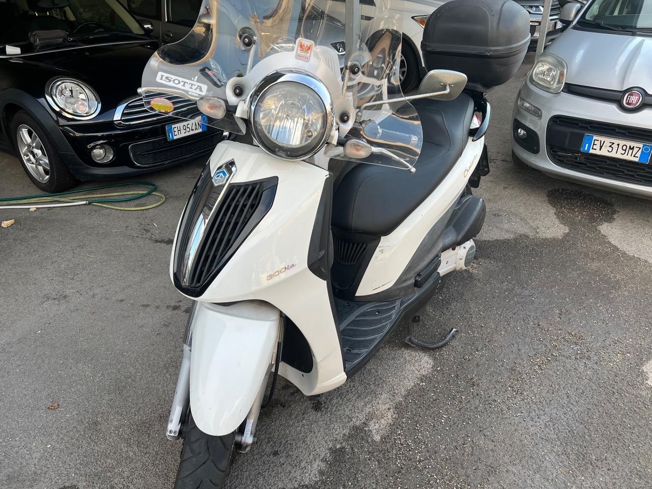 Piaggio Carnaby 300