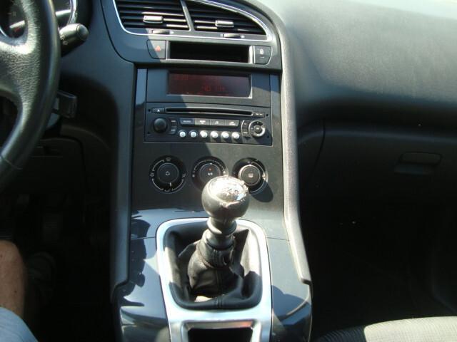 Peugeot 5008 1.6 HDi 112CV Business