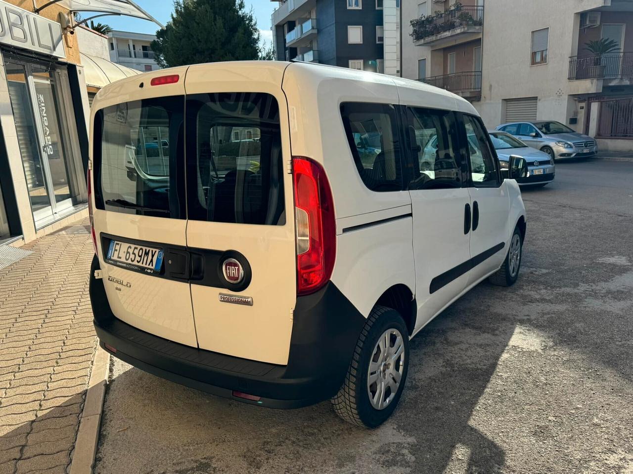 FIAT DOBLO CARGO N.1 1.3 MJ 95 CV. E6 FURGONE 5 POSTI 5 UNITA