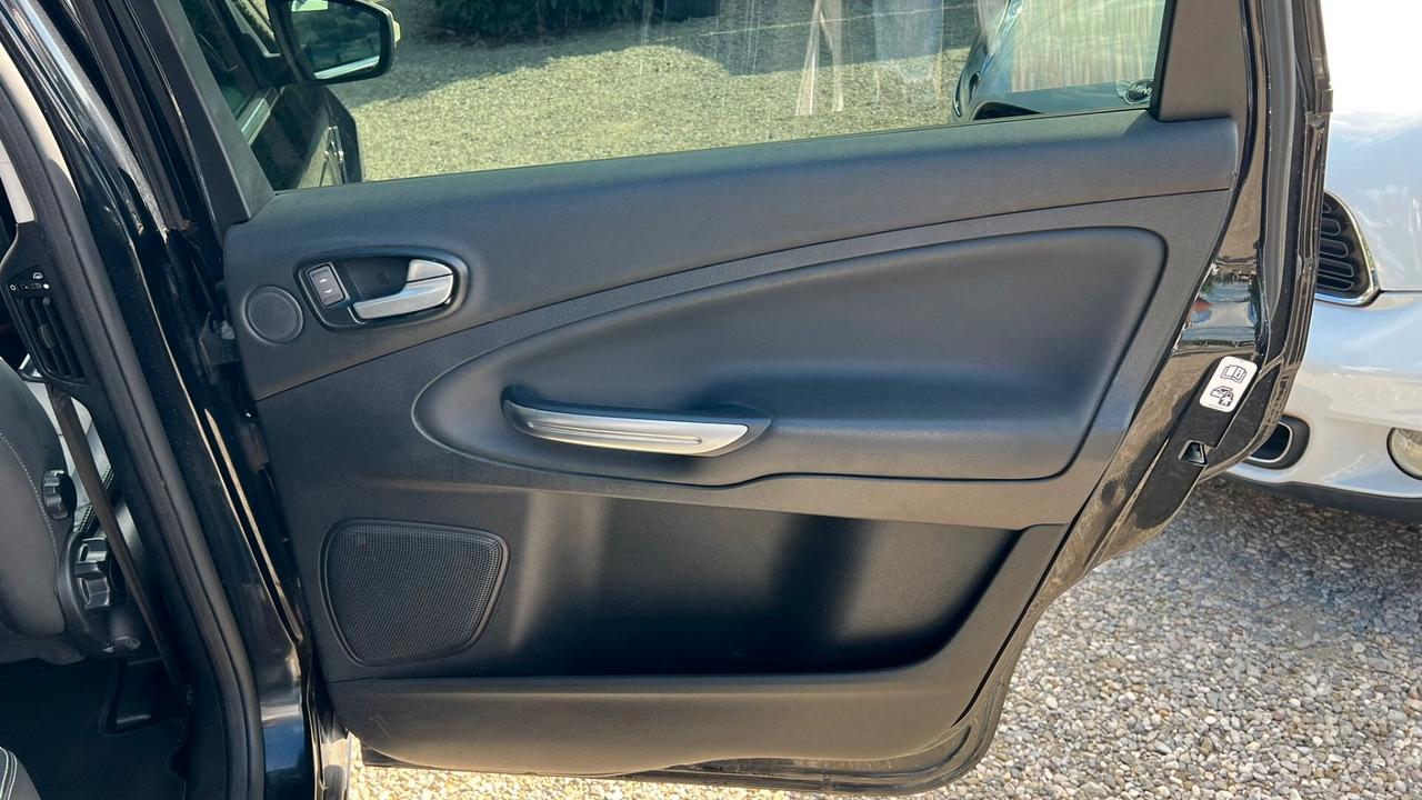 Ford S-Max 2.0 TDCi 140CV Powershift 7 posti Business Nav