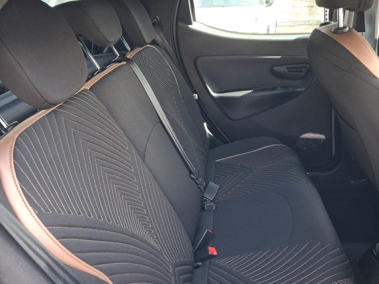 Lancia Ypsilon 1.0 5 P S&S Hybrid A. Ferretti