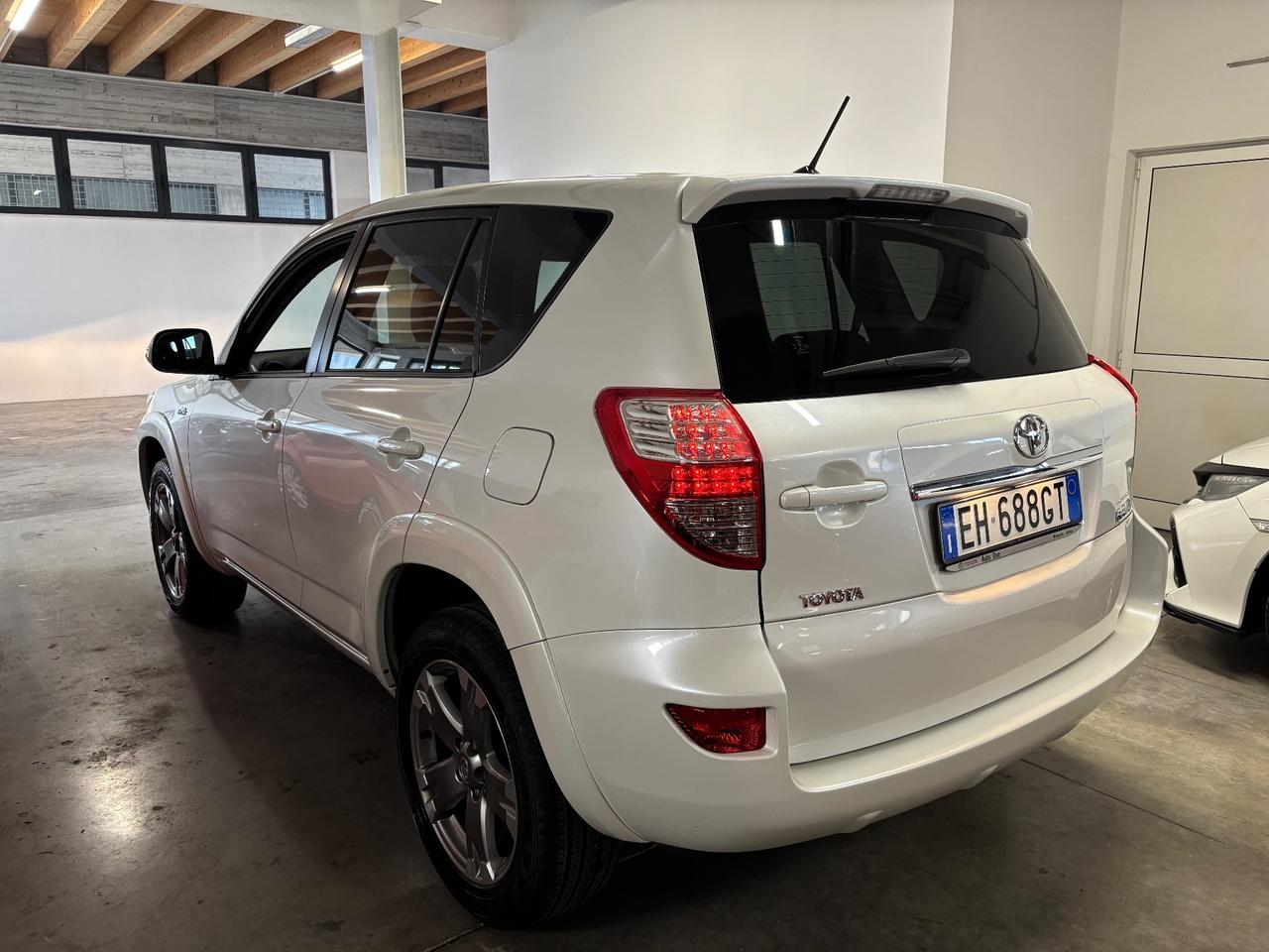 Toyota RAV 4 Crossover 2.2 D-Cat AUTOMATIC