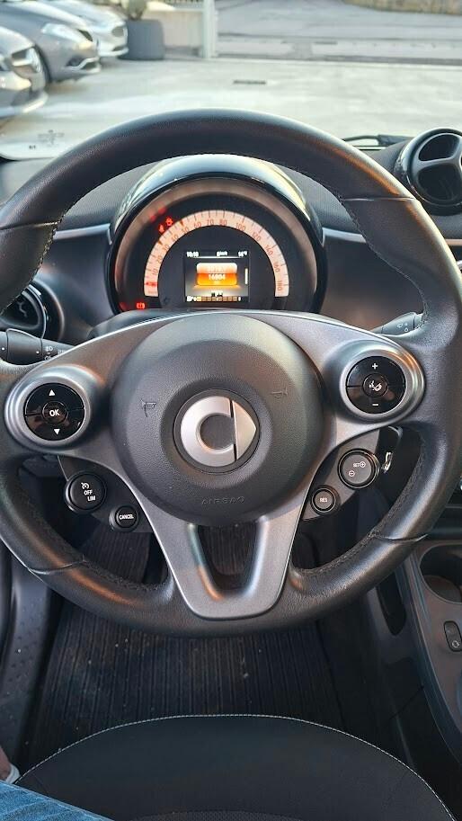Smart ForTwo 70 1.0 BENZINA Automatica