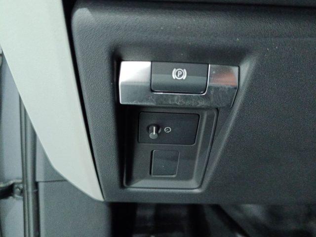 LAND ROVER Defender 110 3.0D I6 250 CV AWD Auto SE