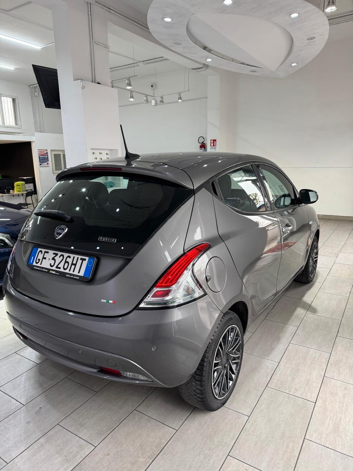 Lancia Ypsilon 1.0 FireFly 5 porte S&S Hybrid Ecochic Gold