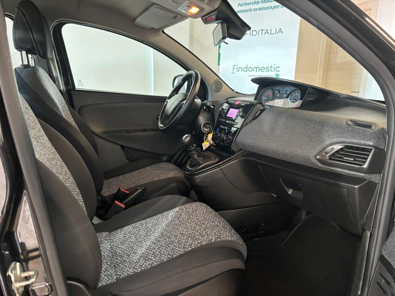 Lancia Ypsilon 1.0 Ibrido/Benzina 5 porte