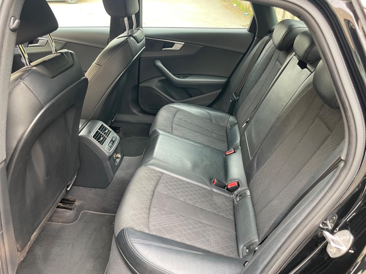 Audi A4 35 TDI S tronic Sport Line