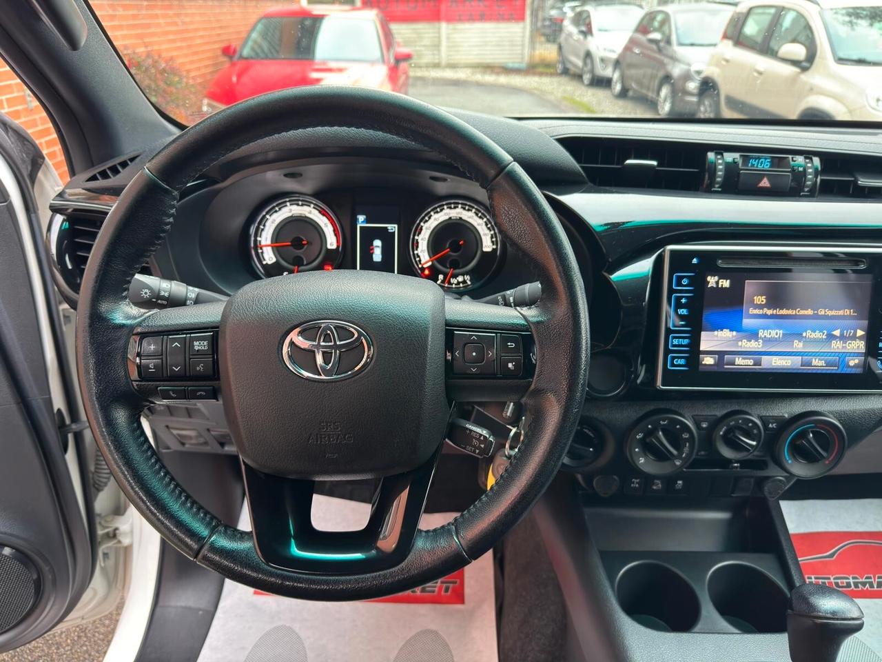 Toyota Hilux 2.4 D-4D A/T 4WD 4 porte Double Cab lounge