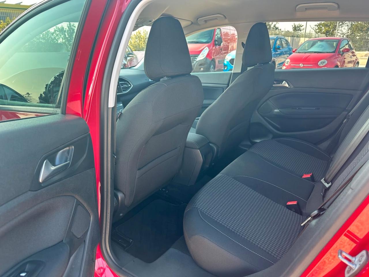 Peugeot 308 Berlina 1.5 130CV Allure