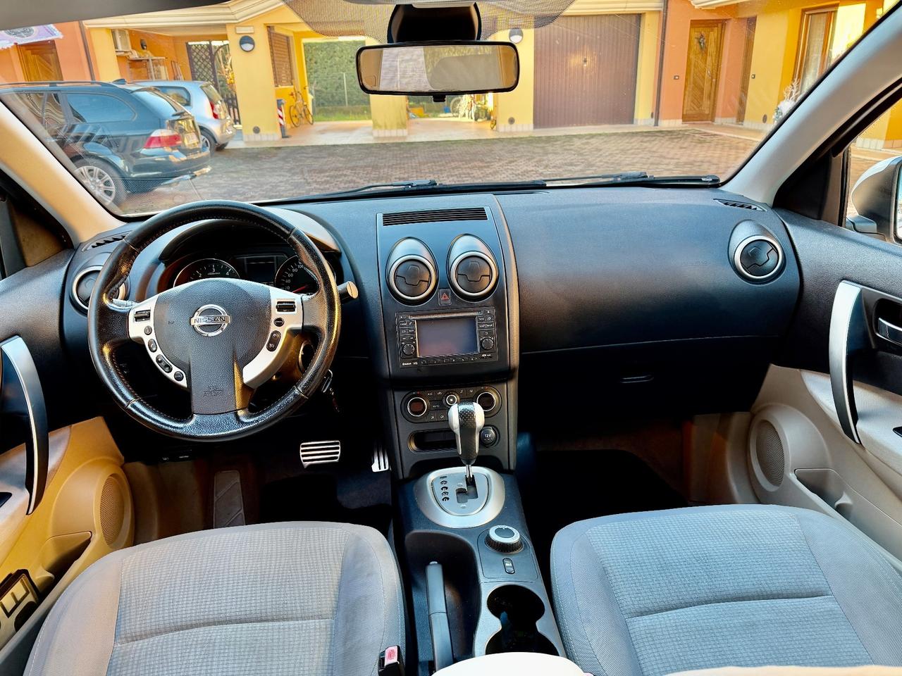 Nissan Qashqai Qashqai+2 2.0 dCi DPF 4WD aut. n-tec