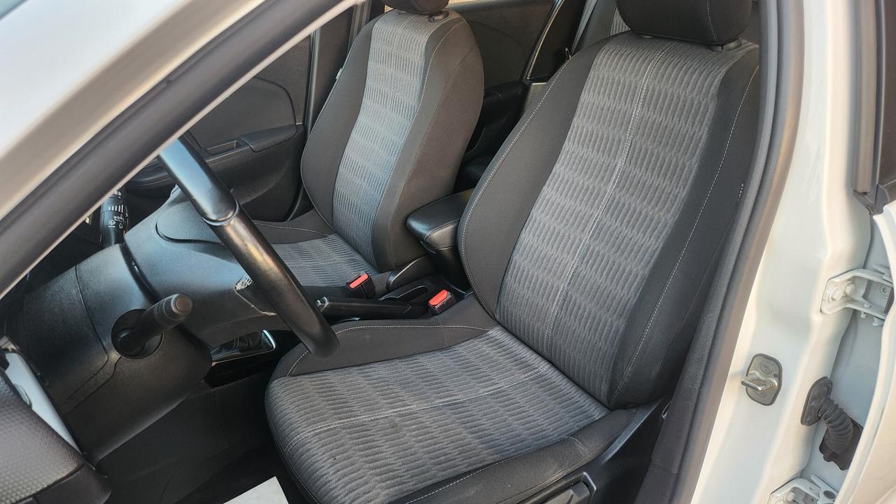 Opel Corsa 1.2 B-COLOR