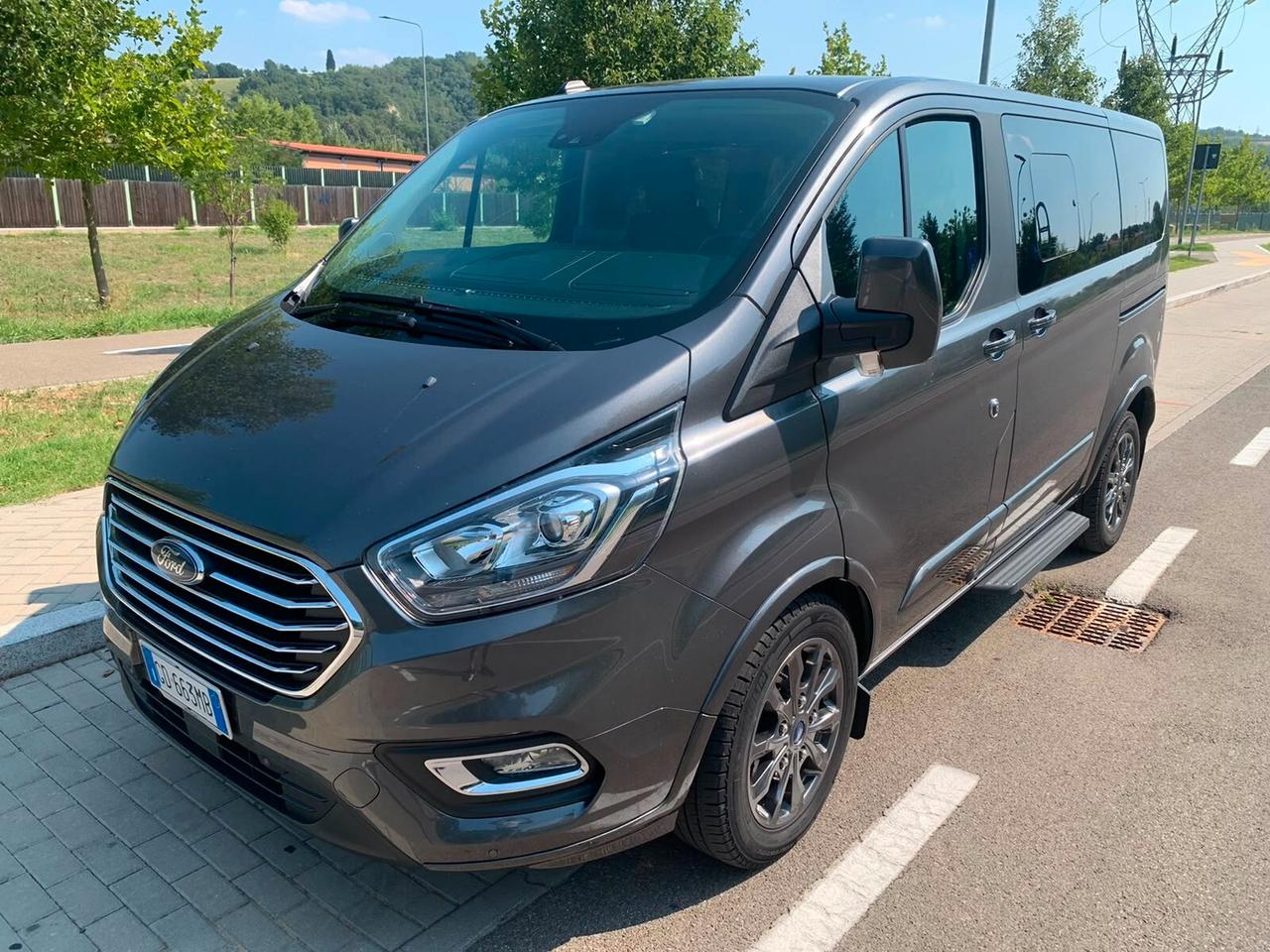 Ford Tourneo Custom 320 2.0 EcoBlue 130CV aut. PL Titanium