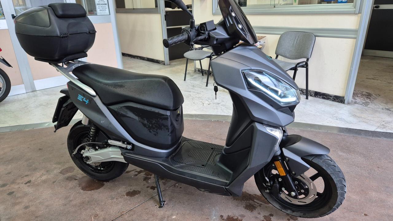 Lifan E4 Lux