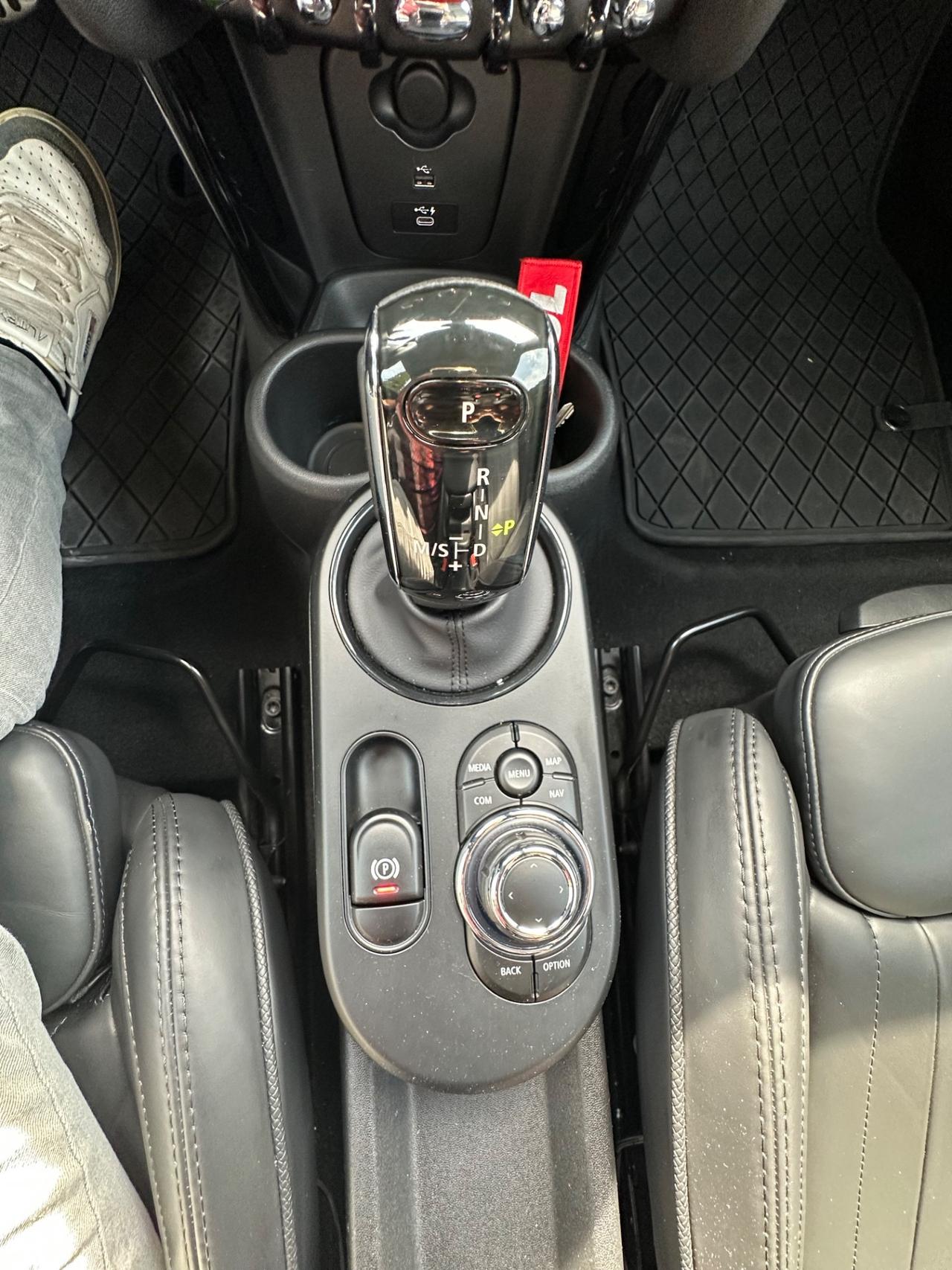 Mini 2.0 John Cooper Works Essential