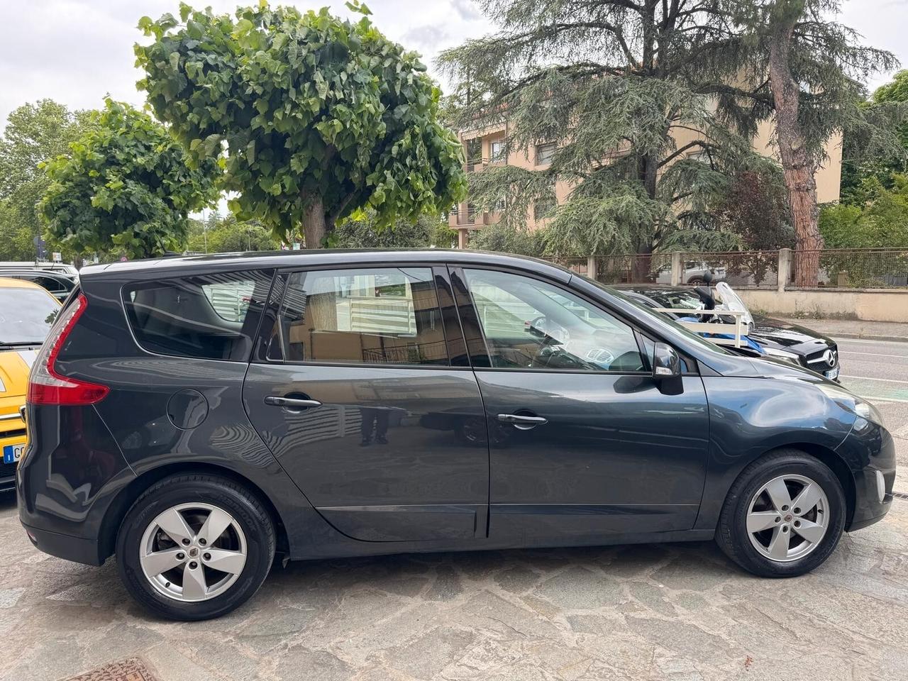 RENAULT SCENIC 1.5 dCi 110cv 7 POSTI NEOPAT