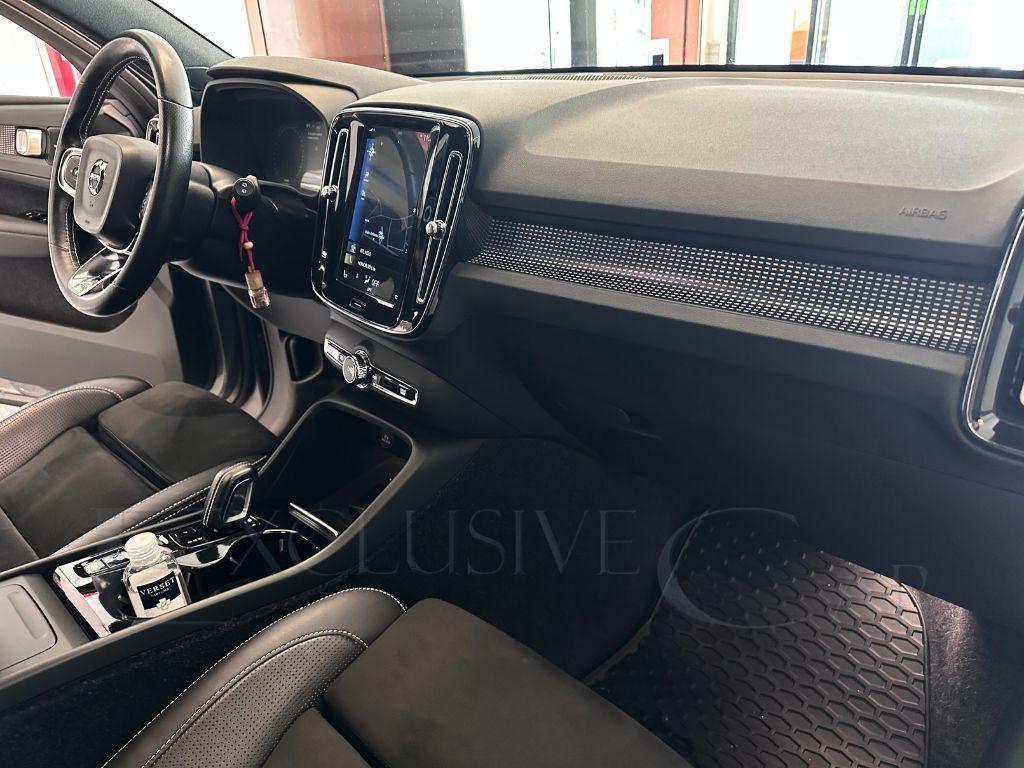 VOLVO - XC40 - D3 R-design
