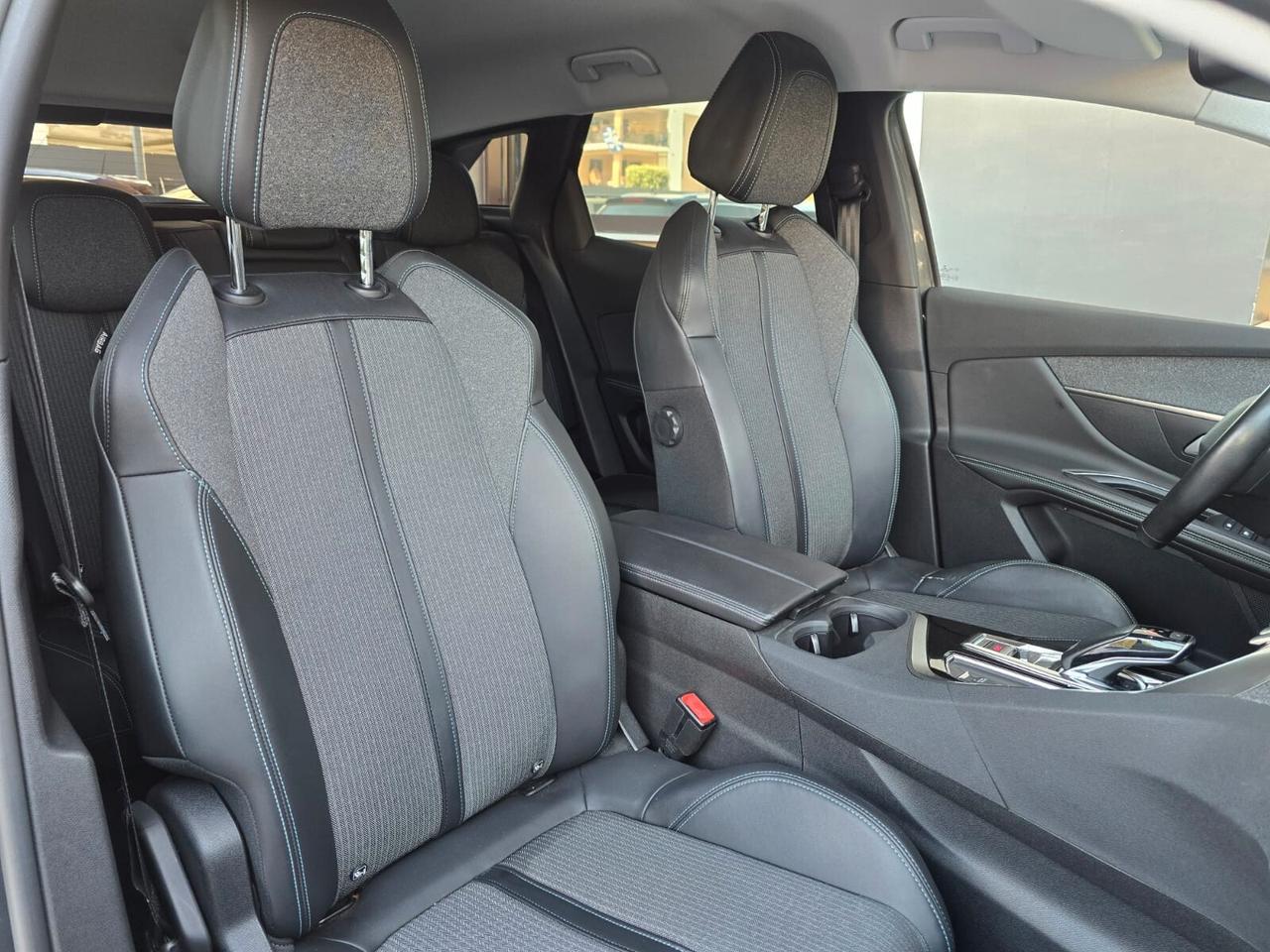 Peugeot 3008 BlueHDi 130 S&S EAT8 Allure Pack