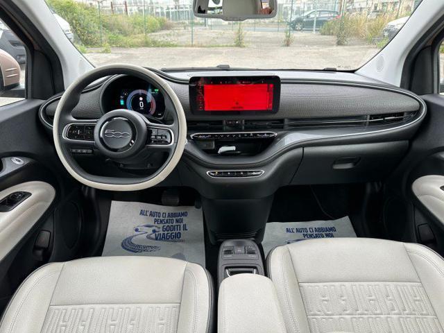 FIAT 500e 3+1 42 kWh La Prima OroRosa