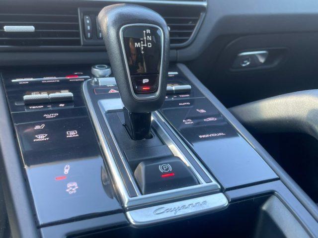 PORSCHE Cayenne Coupé 3.0 V6 340 CV E-Hybrid 4X4