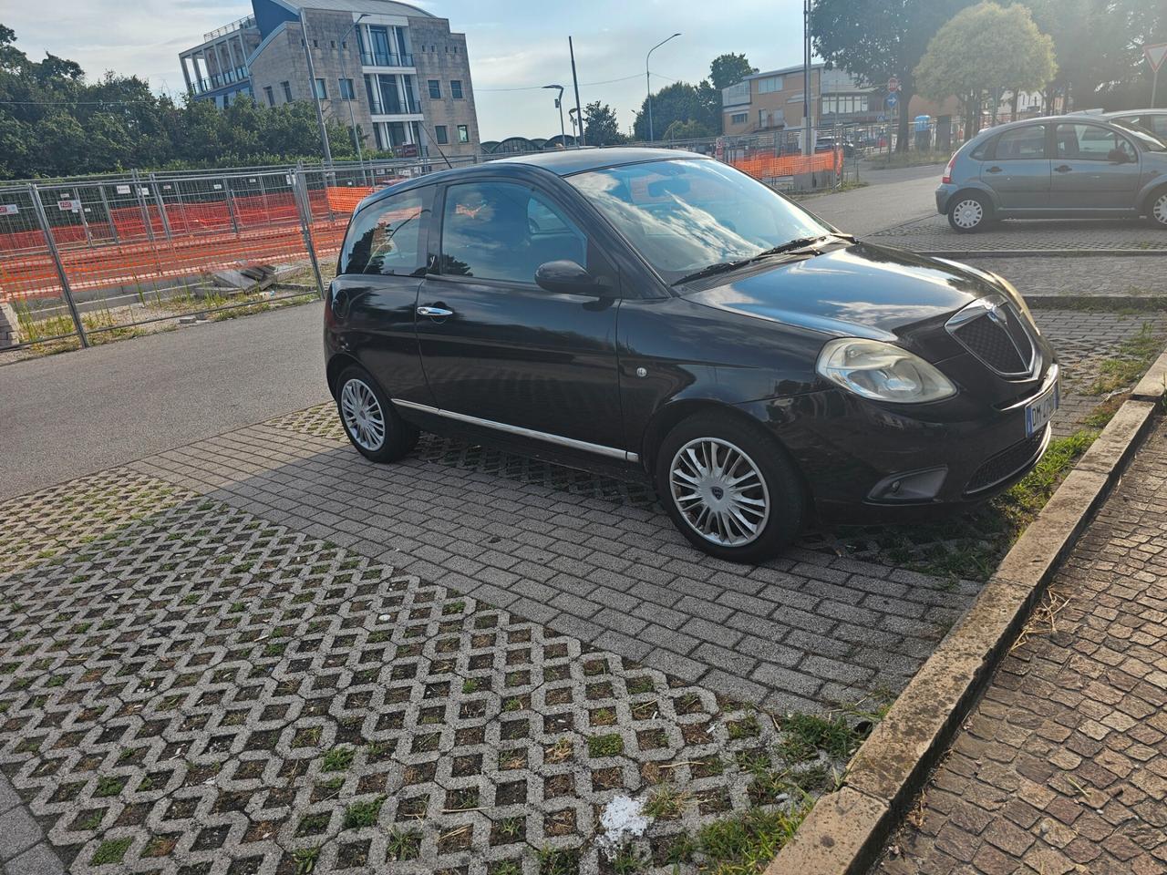 Lancia Ypsilon 1.2 Argento
