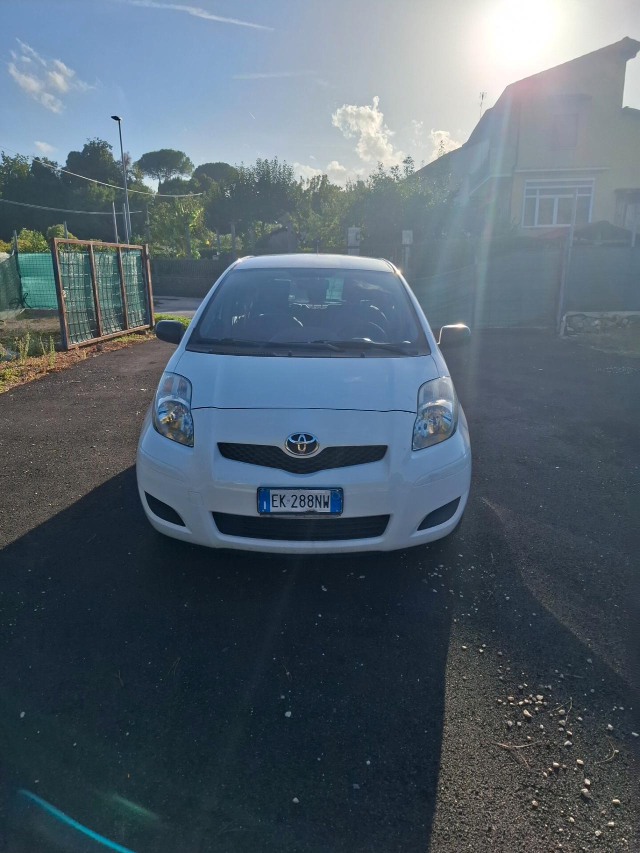 Toyota Yaris 1.0 5 porte