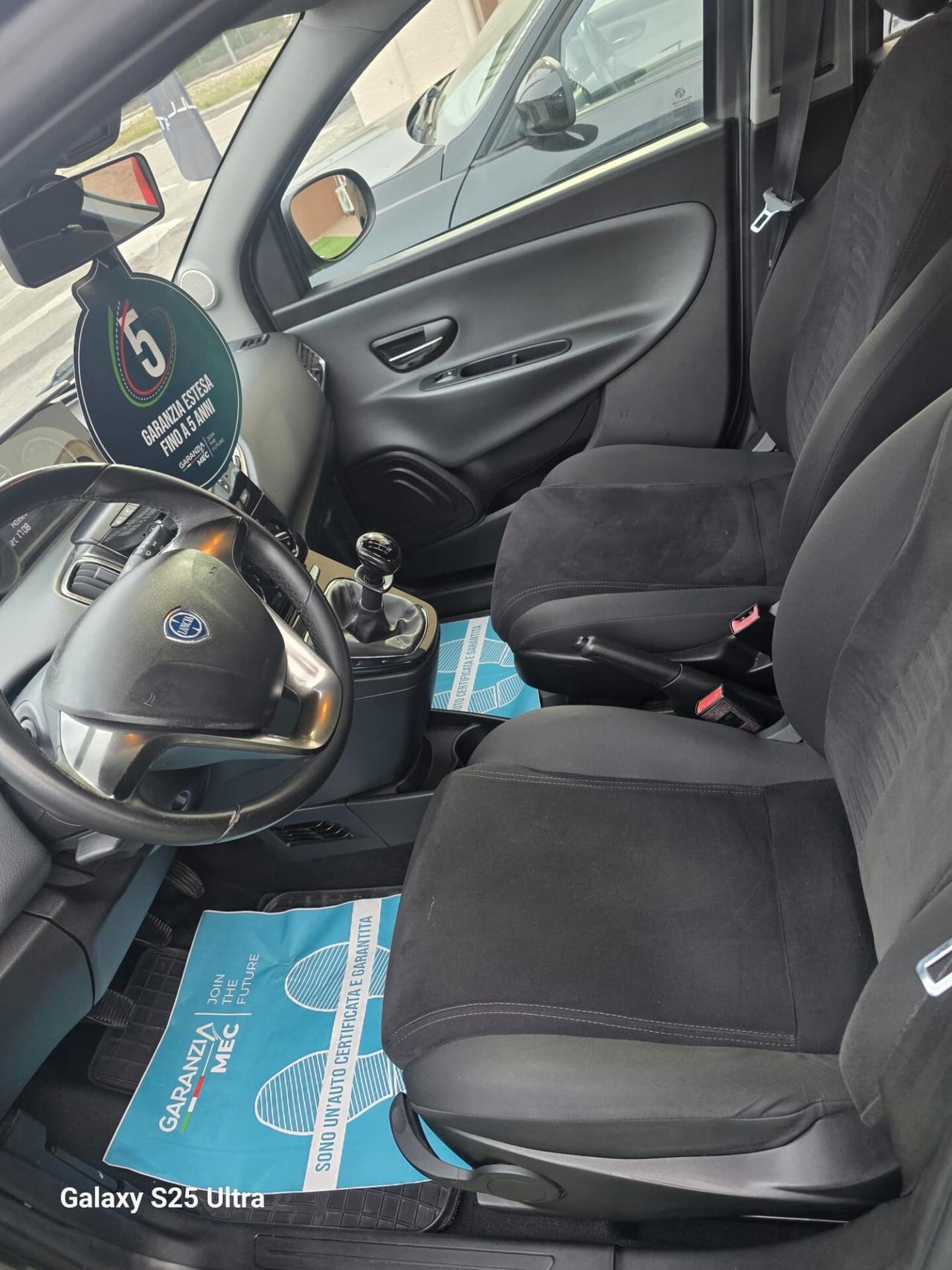 Lancia Ypsilon 1.2 69 CV 5 porte S&S Platinum