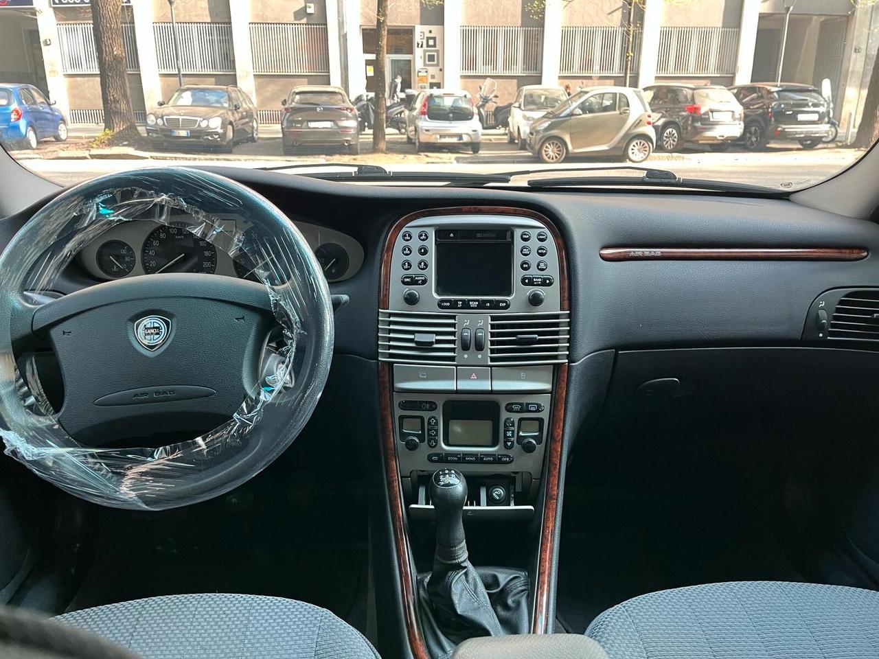 Lancia Lybra 1.6i 16V