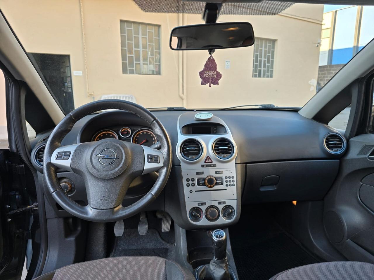 Opel corsa 1.2 benz perfetta neopatentati possibilita 12 mesi garanzia